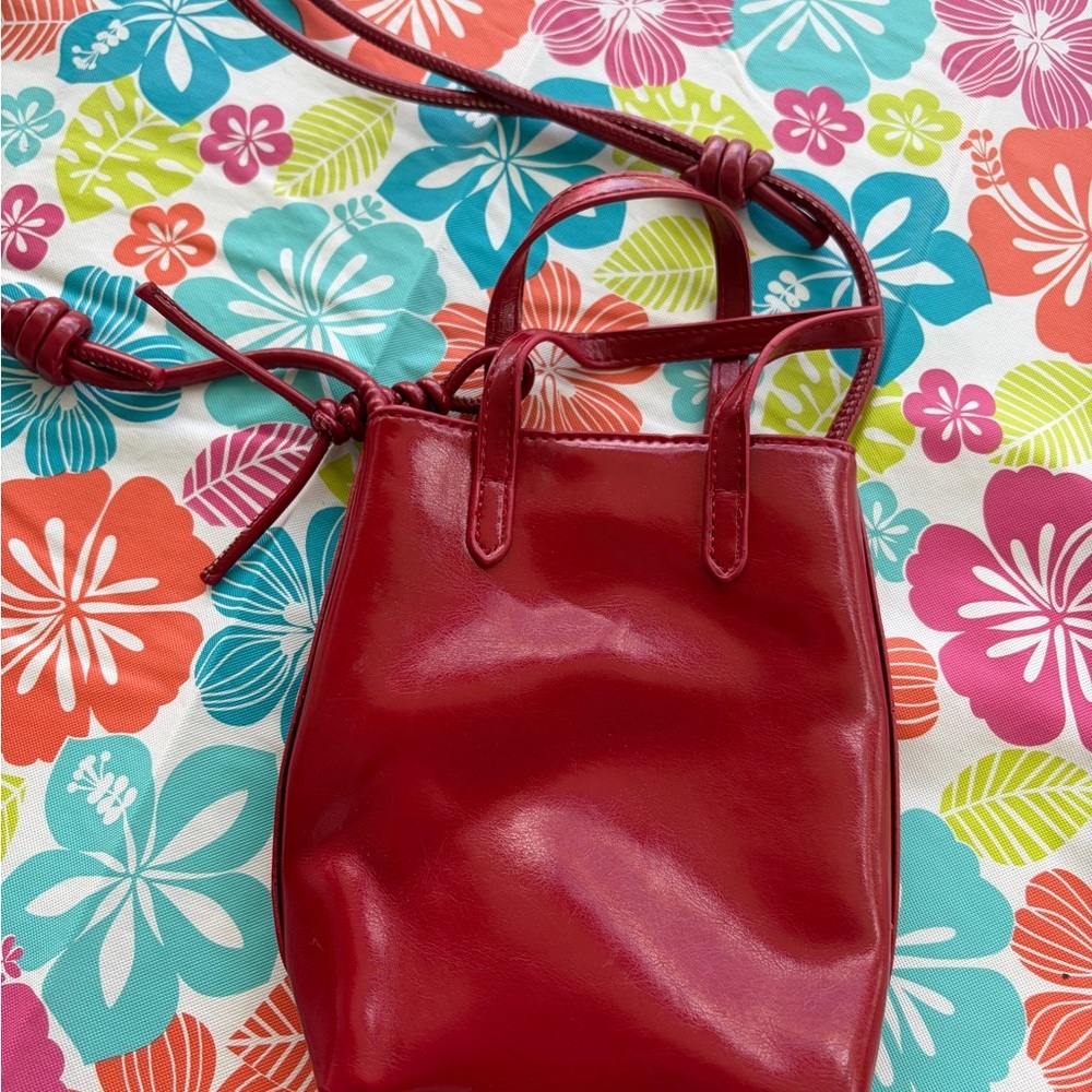 Compact Red Crossbody Bag with Knot-Detail Strap - Picture 8 of 11